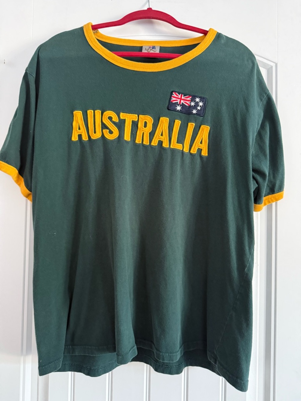 kangaROOS Dark Green Tee with Yellow Triim soft, cotton, extra large